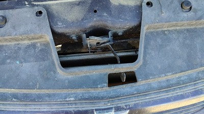 2005-2010 Chevy Cobalt Hood Latch Assembly With Bracket Oem 15934804