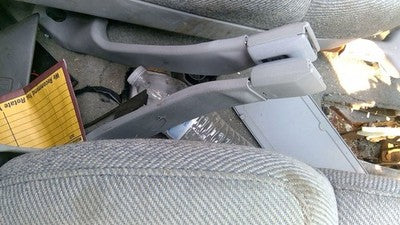 1991 Cutlass 2 Door Passenger Right Front Seat Belt Buckle Receiver Oem Gray