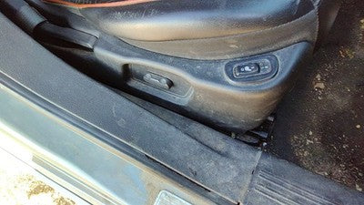 08 New Style Malibu Passenger Right Side Power Seat Switch With Trim Panel Ebony
