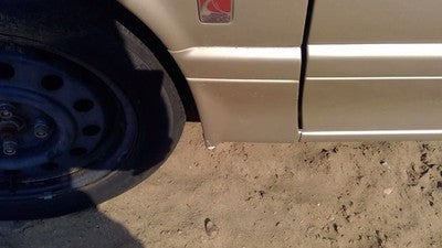 1993 Saturn Sw2 Driver Left Moulding From Fender Oem Trim Strip Gold
