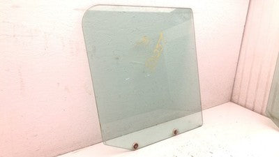 79-1989 International S1600 S1700-S2600 79-89 Right Door Glass Side Window