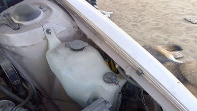 1994 Olds Eighty Eight Windshield Washer Fluid Reservoir With Pump Wiper Tank