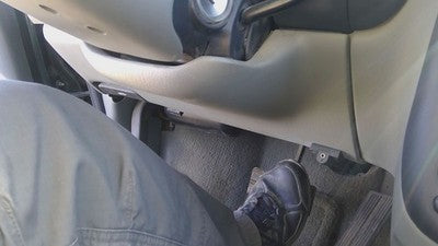 96-00 Chrysler Voyager Lower Dash Under Column Knee Bolster Trim Panel Oem Gray