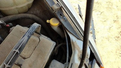 2000-2005 Saturn L100 Windshield Washer Fluid Reservoir With Pump Oem Wiper Tank