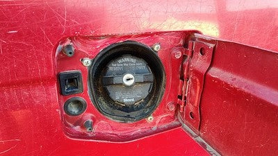 1995-1997 Nissan Hardbody Fuel Filler Neck Assembly With Gas Cap Oem 172280S200
