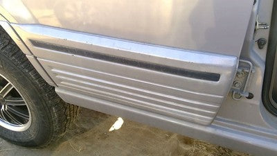 94 Jeep Grand Cherokee Passenger Right Rear Moulding From Door Back Trim Silver