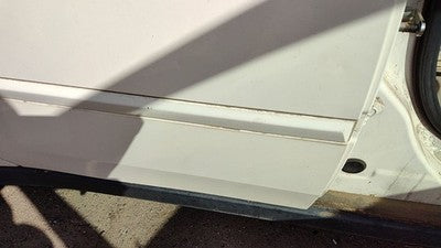 04-08 New Style Malibu Passenger Right Rear Moulding Fm Door Back Trim White 40U