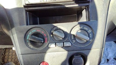 03-06 Outlander Temperature Control Module In Dash Heater Ac Head Unit