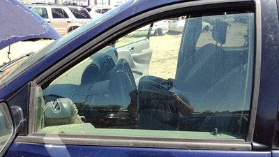 2004-2006 Chrysler Town & Country Driver Left Front Side Window Door Glass Oem