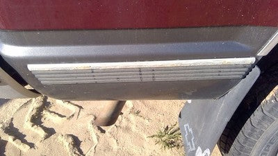 1999 Chevy Tahoe Passenger Right Rear Moulding On Quarter Panel Oem