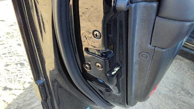 2004-2005 Hyundai Xg350 Driver Left Front Door Latch With Rods/Cables Oem