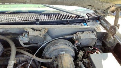 1999 Chevy Suburban Windshield Wiper Cowl Vent Trim Panel Oem Cover