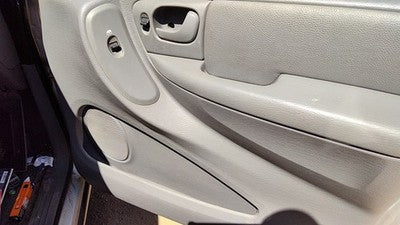 05 06 Town & Country Passenger Right Front Inside Door Trim Panel With Switches
