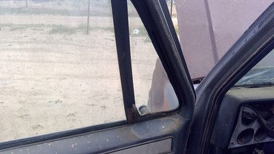 73-87 Sierra K10 1500 Driver Left Front Vent Window Small Door Glass With Frame