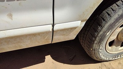 02-05 Ford Explorer Passenger Right Moulding From Fender Oem Trim Strip White Yz