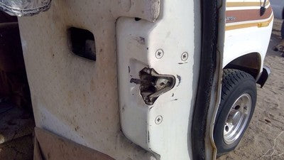 1979 Ford Van E250 Passenger Right Rear Door Latch With Rods/Cables Oem Back
