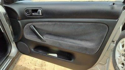 2004-2005 Vw Passat Passenger Right Front Inside Door Trim Panel Only Oem Black