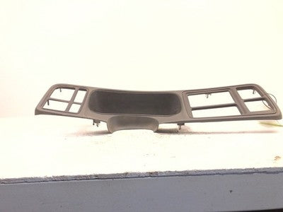 05-06 Gmc Yukon Xl 1500 Speedometer Trim Bezel Dash Surround Panel Radio Gray 92