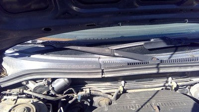 1998-2005 Subaru Forester Passenger Right Windshield Wiper Arm Oem Blade Lever