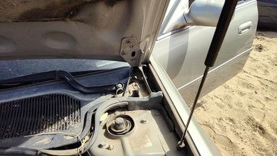 2000-2005 Cadillac Deville Dts Driver Left Hood Hinge Assembly Oem Shale 156