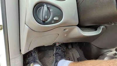 00-04 Station Wagon Lower Dash Under Column Knee Bolster Trim Panel Gray Ea