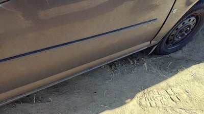 05-06 Chevy Cobalt Passenger Right Front Moulding From Door Trim Strip Blue 84U