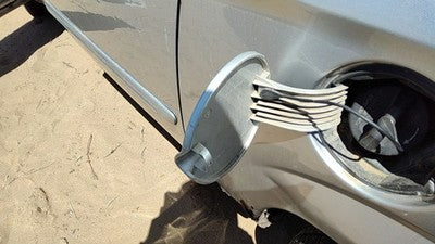 01-07 Town & Country Fuel Tank Door With Hinge Gas Lid Filler Silver Ps2