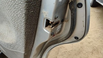 2000-2005 Saturn L100 Passenger Right Rear Door Latch With Rods/Cables Oem Back