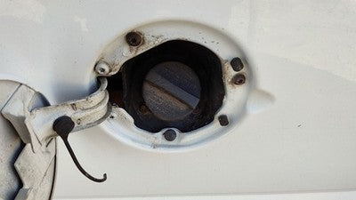 1998-2002 Savana Van 2500 Fuel Filler Neck Assembly With Gas Cap Oem 15156236