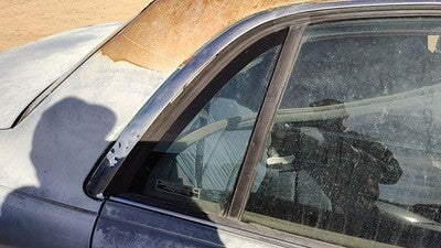 92-99 Buick Lesabre Passenger Right Rear Vent Window Back Door Glass With Frame