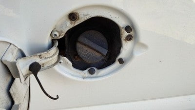 1998-2002 Savana Van 2500 Fuel Filler Neck Assembly With Gas Cap Oem 15156236