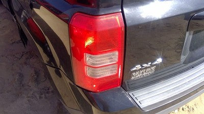 2008-2017 Jeep Patriot Driver Left Tail Light Brake Lamp Oem Rear 5160365Ag