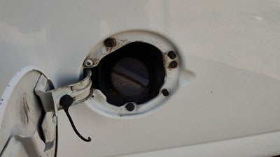 1998-2002 Savana Van 2500 Fuel Filler Neck Assembly With Gas Cap Oem 15156236
