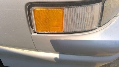 88-91 Cutlass 2 Door Passenger Right Front Turn Signal Light Lamp Fender Mounted