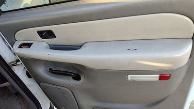 01 Suburban Passenger Right Rear Door Trim Panel With Switches Back Light Gray