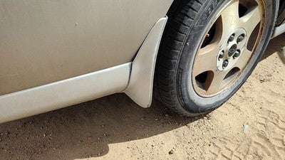 2002 Chevy Malibu Passenger Right Rear Moulding On Quarter Panel Oem Silver 12U