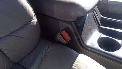 1994 Jeep Grand Cherokee Passenger Right Front Seat Belt Buckle Receiver Brown
