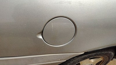 1997-2005 Chevy Malibu Fuel Tank Door With Hinge Gas Lid Oem Filler Silver 12U