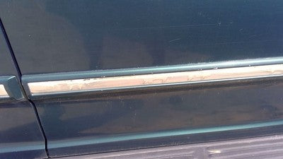 97-02 Expedition Passenger Right Front Moulding From Door Trim Strip Green Su