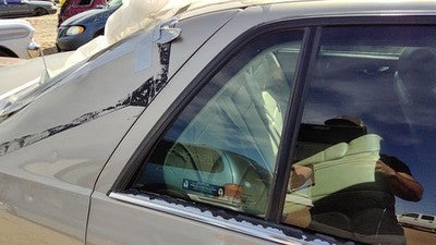 2000-05 Deville Dts Passenger Right Rear Vent Window Back Door Glass With Frame