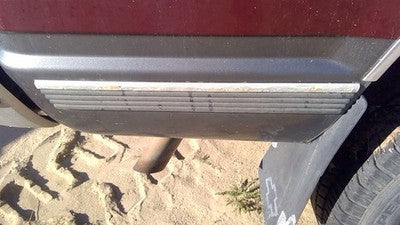 1999 Chevy Tahoe Passenger Right Rear Moulding On Quarter Panel Oem