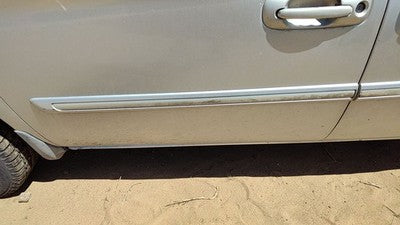 04-07 Town & Country Driver Left Front Moulding From Door Trim Strip Silver Ps2