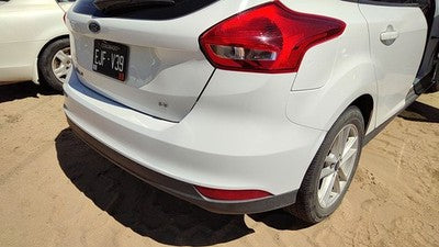 2015-2018 Ford Focus Rear Bumper Cover Assembly Oem Back White Yz F1Ez17906Baptm