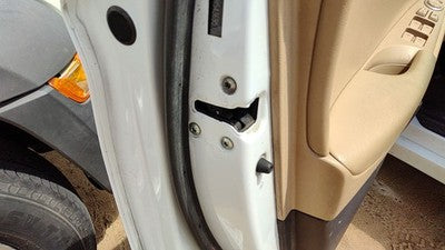 2011-15 Hyundai Sonata Driver Left Front Door Latch With Rods/Cables Oem