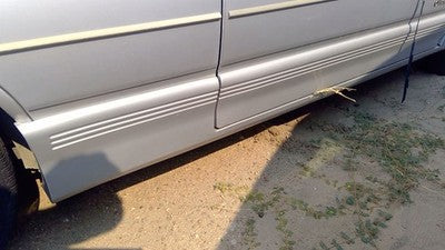 1991 Cutlass 2 Door Passenger Right Rear Moulding On Quarter Panel Silver Rocker