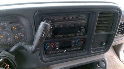 05-06 Gmc Yukon Xl 1500 Speedometer Trim Bezel Dash Surround Panel Radio Gray 92