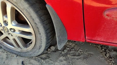 2003 Chevy Cavalier Driver Left Moulding From Fender Oem Mud Flap