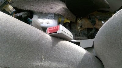 1998 Saturn Sw2 Driver Left Front Seat Belt Buckle Receiver Oem Gray