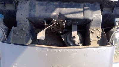 1991-1998 Saturn Sw2 Hood Latch Assembly With Bracket Oem 21124392