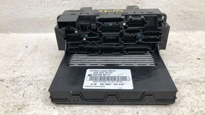 2003 Mercedes C240 Engine Fuse Box Power Distribution Panel Oem 2095450001